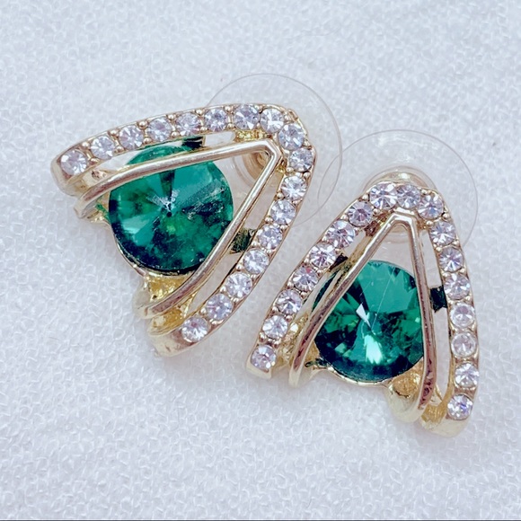 ❣️$25/3❣️ Classic Emerald Rhinestones Stud Earrings - Picture 5 of 11